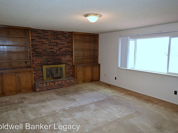 3rd image of 13131 Cedarbrook Ave NE