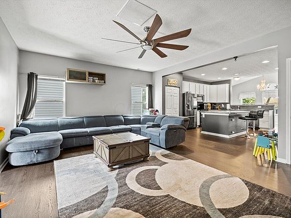 3rd image of 4951 Fosterson Dr