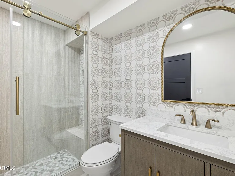1216 W Rovey Ave — Photo 27