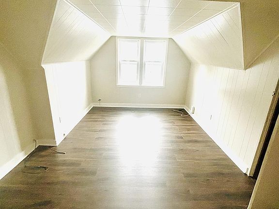 2nd image of 808 4th Ave #810
