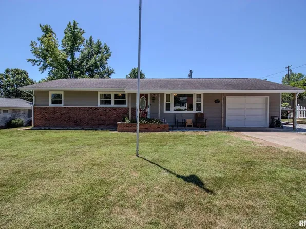 18 Shawnee Dr, West Frankfort, IL 62896