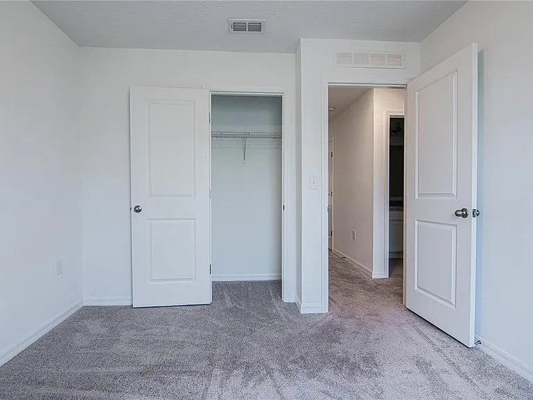 205 Mandovi St — Photo 46