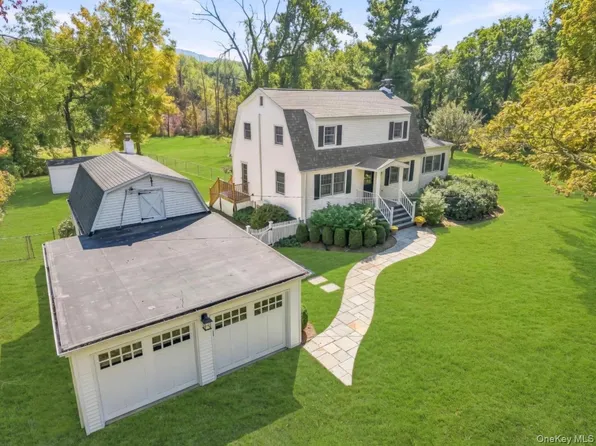 10 Barrett Drive, Hopewell Junction, NY 12533