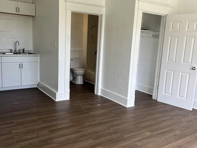 2409 Winston Ave #C — Photo 8