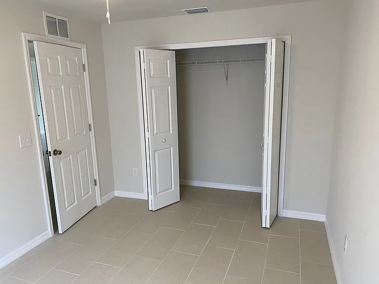 $250 move in special - 3 bedroom, 2 bath Duplex — Photo 8