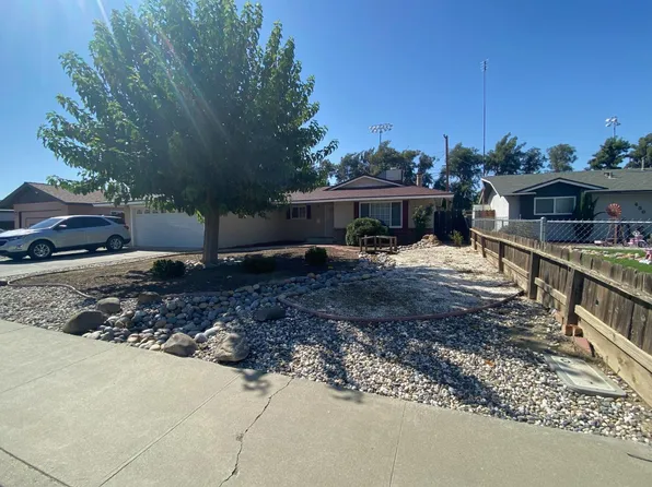 448 Roosevelt St, Coalinga, CA 93210