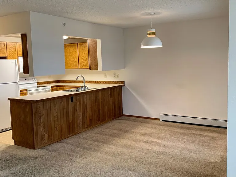 3401 Lakeshore Dr — Photo 6