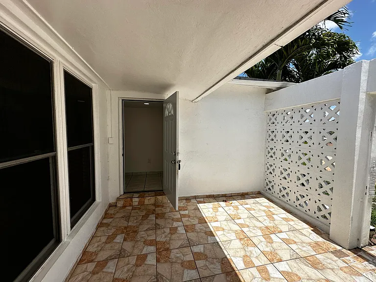 7725 Grandview Blvd #7725 — Photo 4