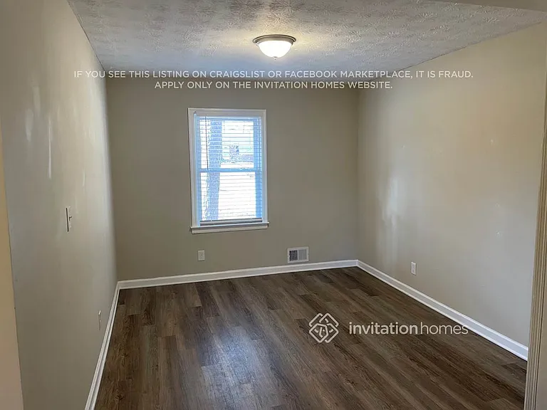 921 Walnut Cir SW — Photo 3