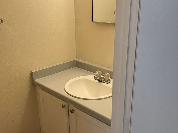 3rd image of 5200 Villa View Dr APT 17D
