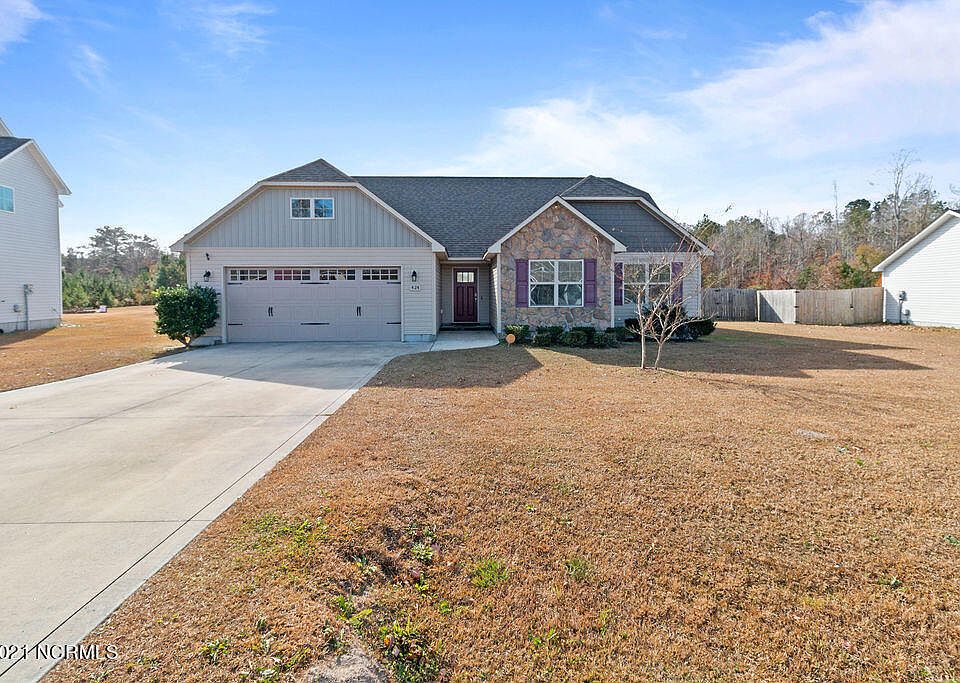 1st image of 424 McCall Dr