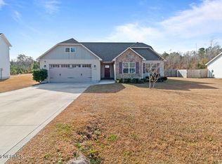 424 McCall Dr, Jacksonville, NC 28540