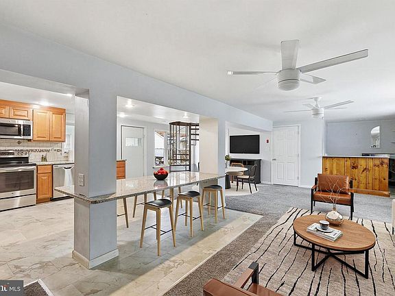 3rd image of 337 Main St