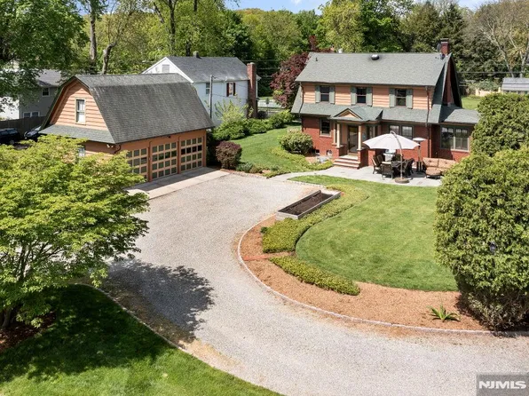 25 Pascack Rd, Park Ridge, NJ 07656