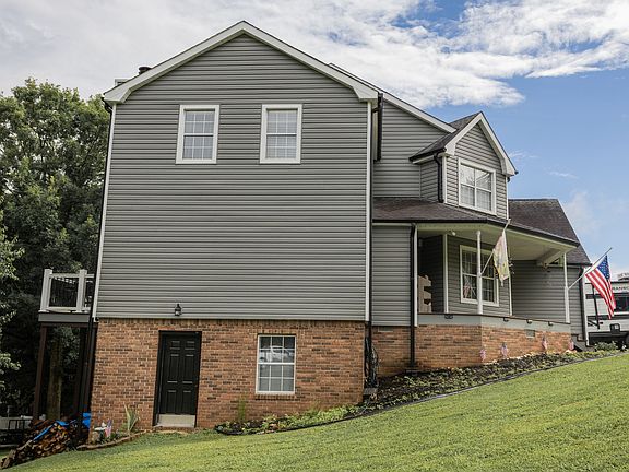 3rd image of 400 Ivy Way NW