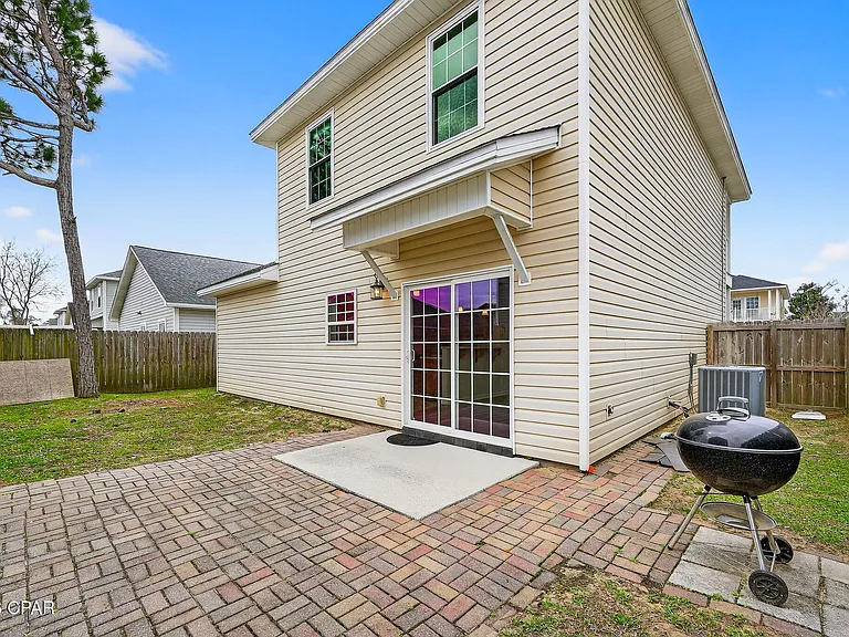 2605 Avondale Ct — Photo 24