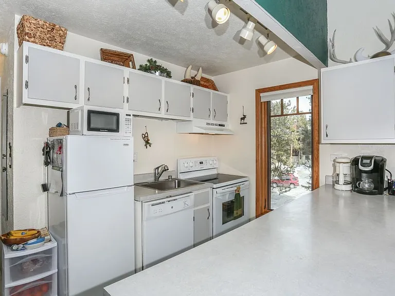 800 Columbine Rd #B — Photo 8