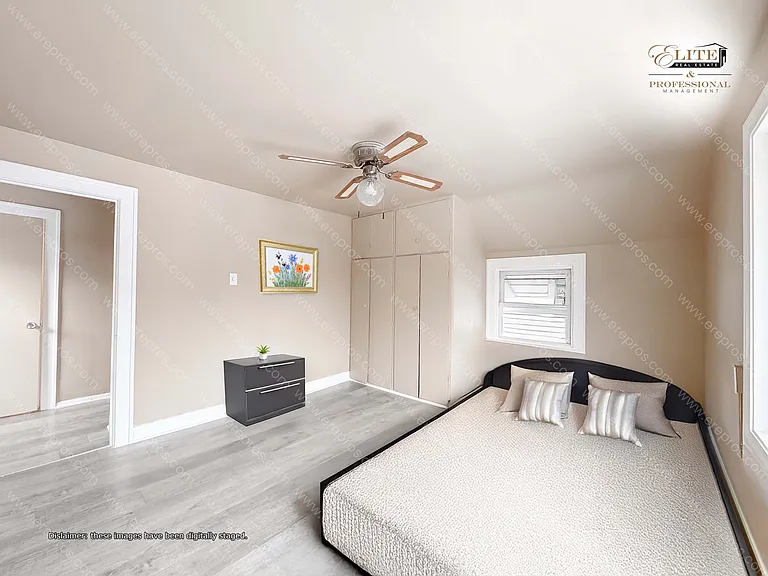 955 Perry St — Photo 14