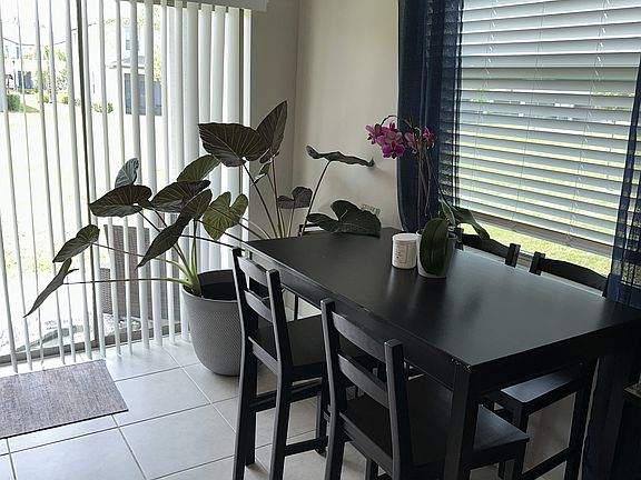 4th image of 9637 Pembrooke Pines Dr