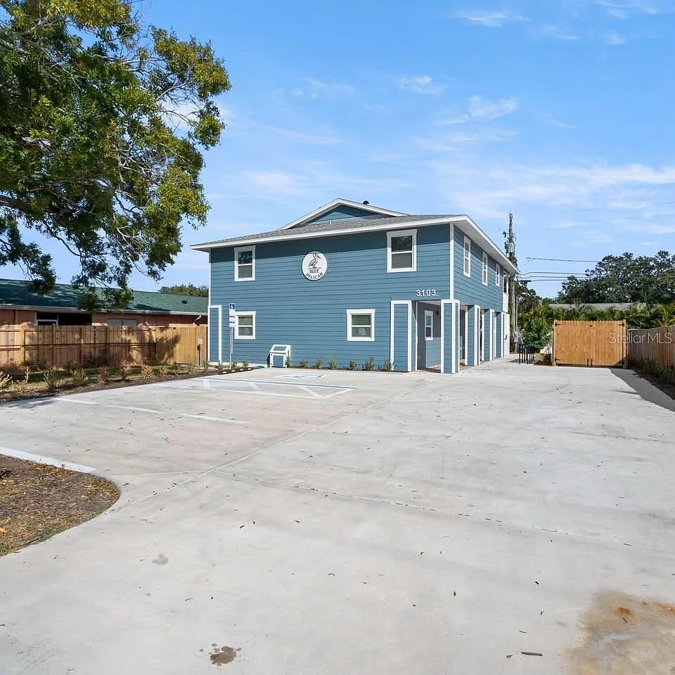 2 bed, 1.0 bath, 700 sqft, $2,095 — Photo 1