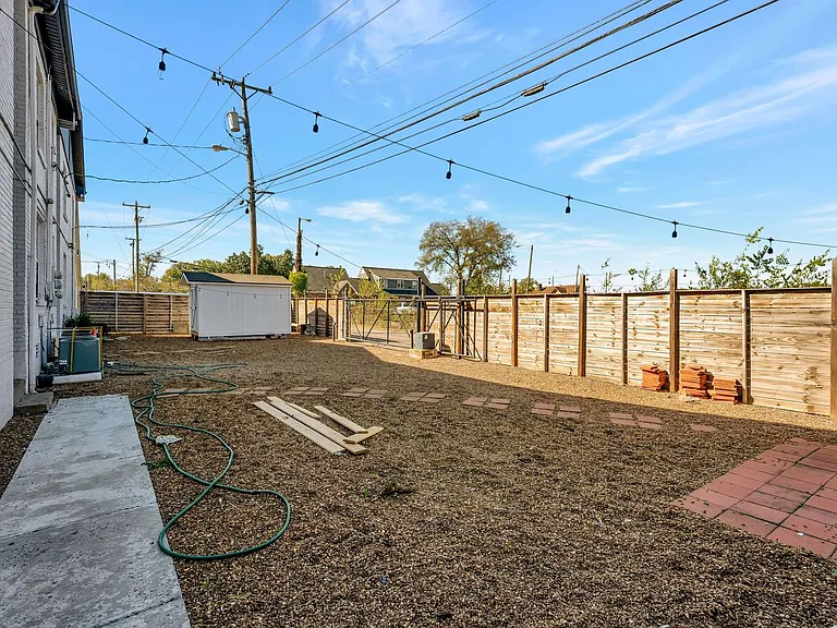 2714 Jefferson St — Photo 43
