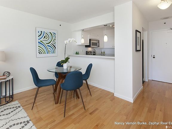 5th image of 900 Bush St APT 505