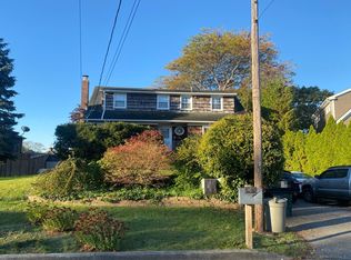 20 W Lake Dr, Patchogue, NY 11772