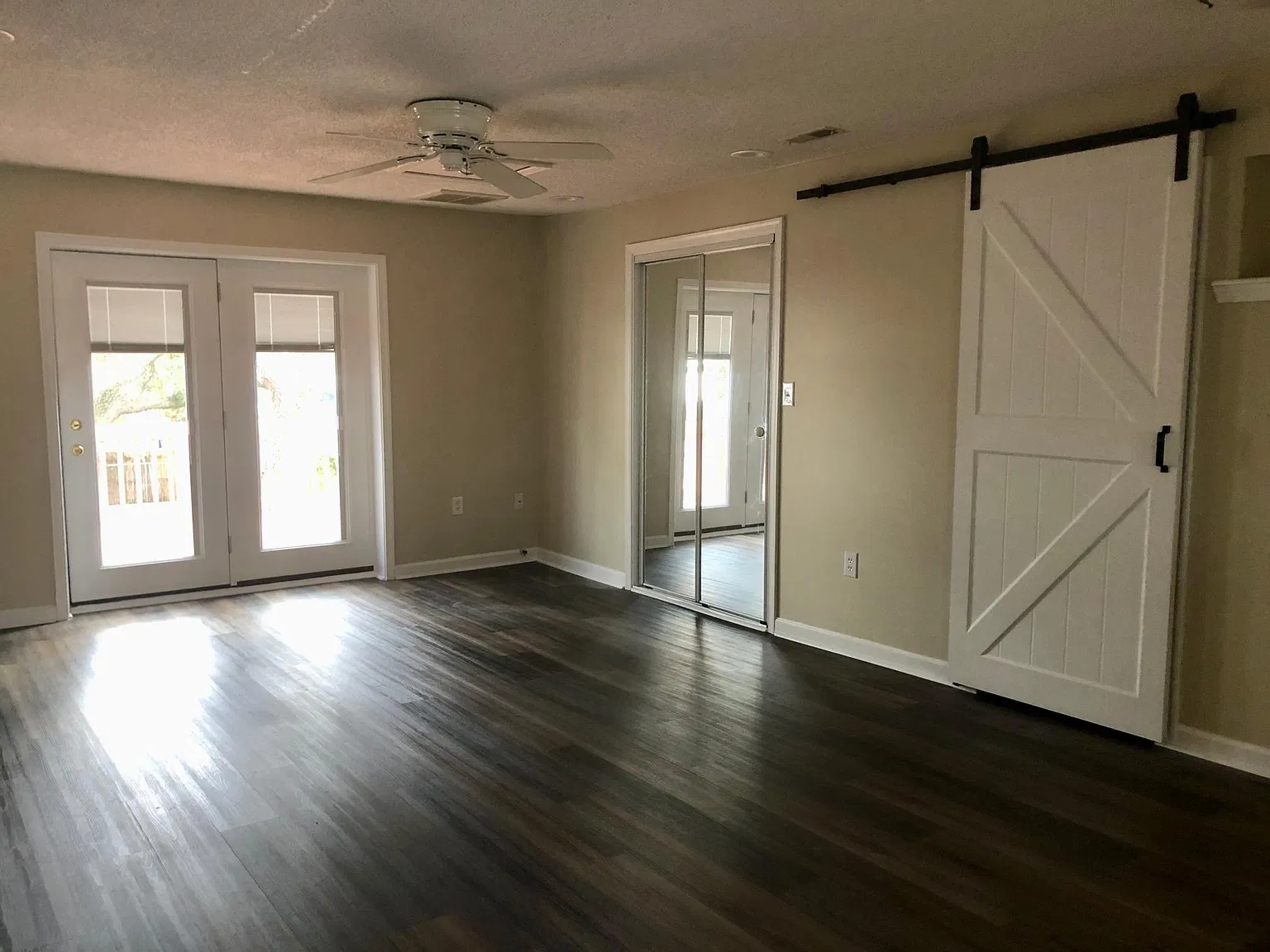 3229 Page Ave — Photo 2