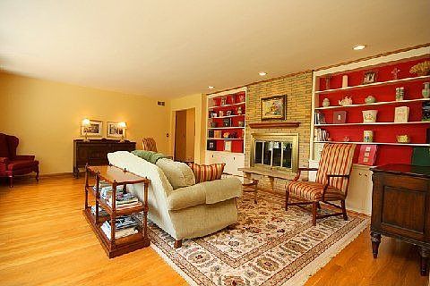 Fireplace w/built in shelving