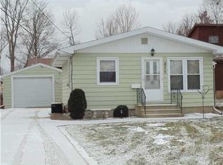 277 28th Ave SW, Cedar Rapids, IA 52404