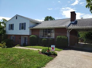 3333 Frontier Rd NW, Roanoke, VA 24012