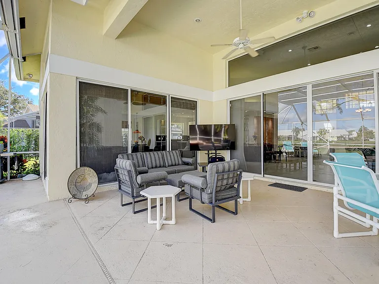 8320 Desmond Dr — Photo 25