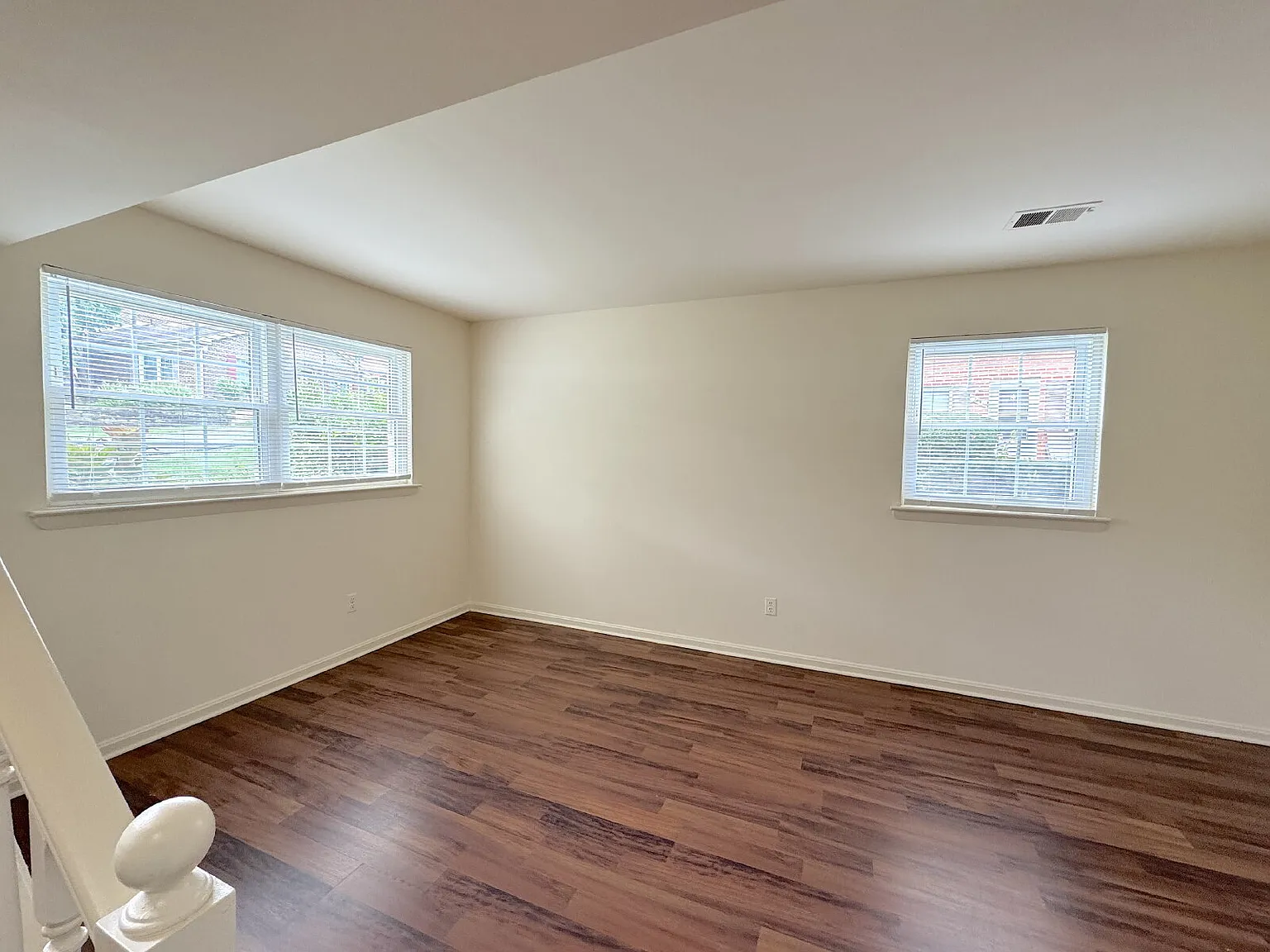 2 bed, 1.0 bath, 986 sqft, $1,900 — Photo 4