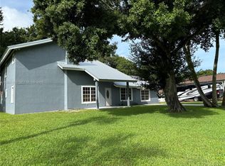 200 Ridgewood Ave, Clewiston, FL 33440