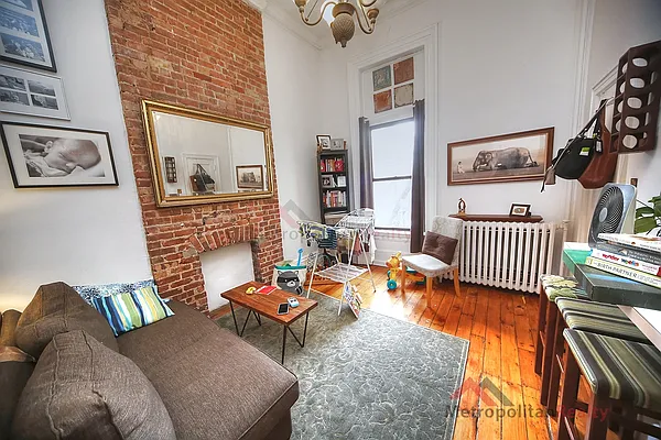 Rented by Metropolitan Realty | media 11