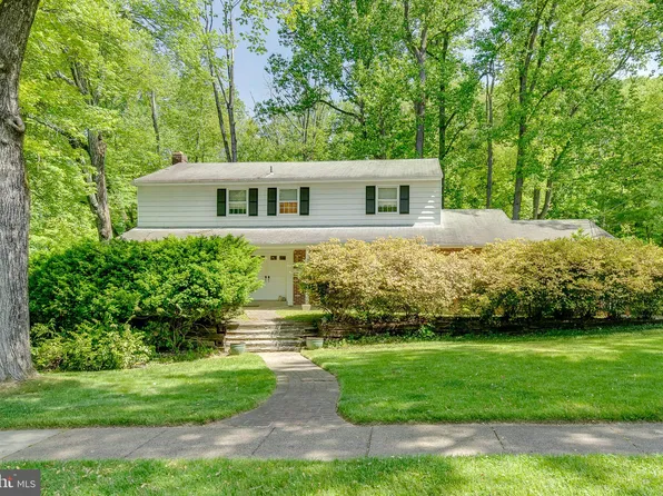 3237 E Bruce Dr, Dresher, PA 19025