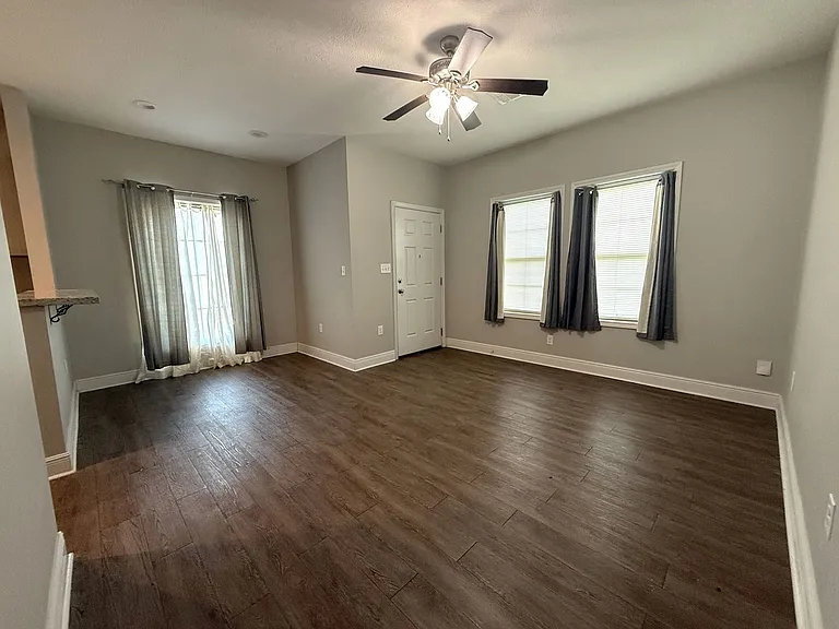 2802 Miller Ave — Photo 4