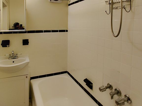 4th image of 859 72nd St #2R
