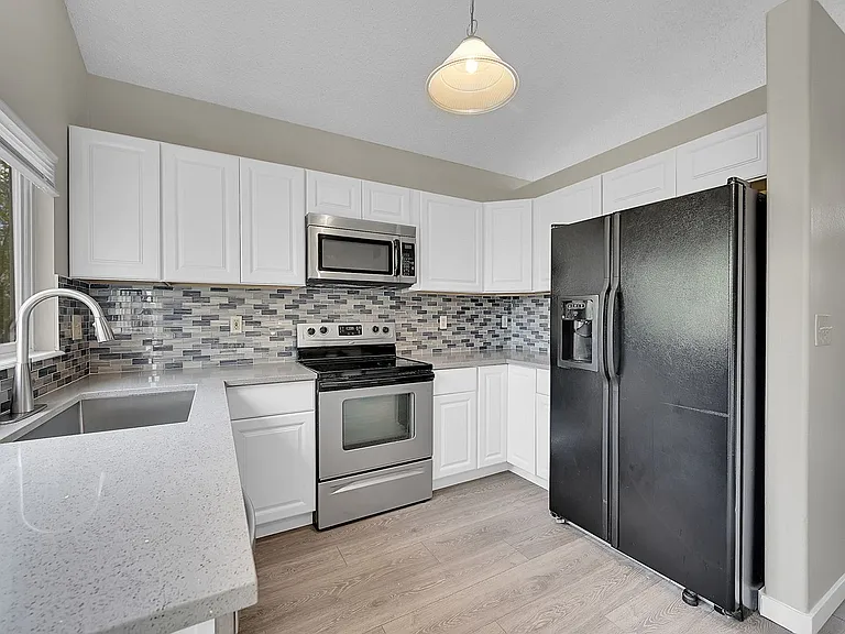 7732 Middle Bay Way — Photo 9