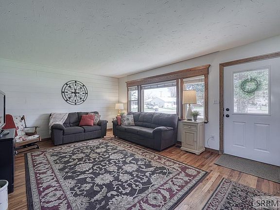 3rd image of 1583 Stanger Dr