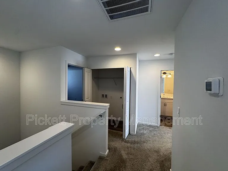 10001 Kings Landing Ave NW — Photo 11