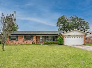 826 Montego Rd E, Jacksonville, FL 32216