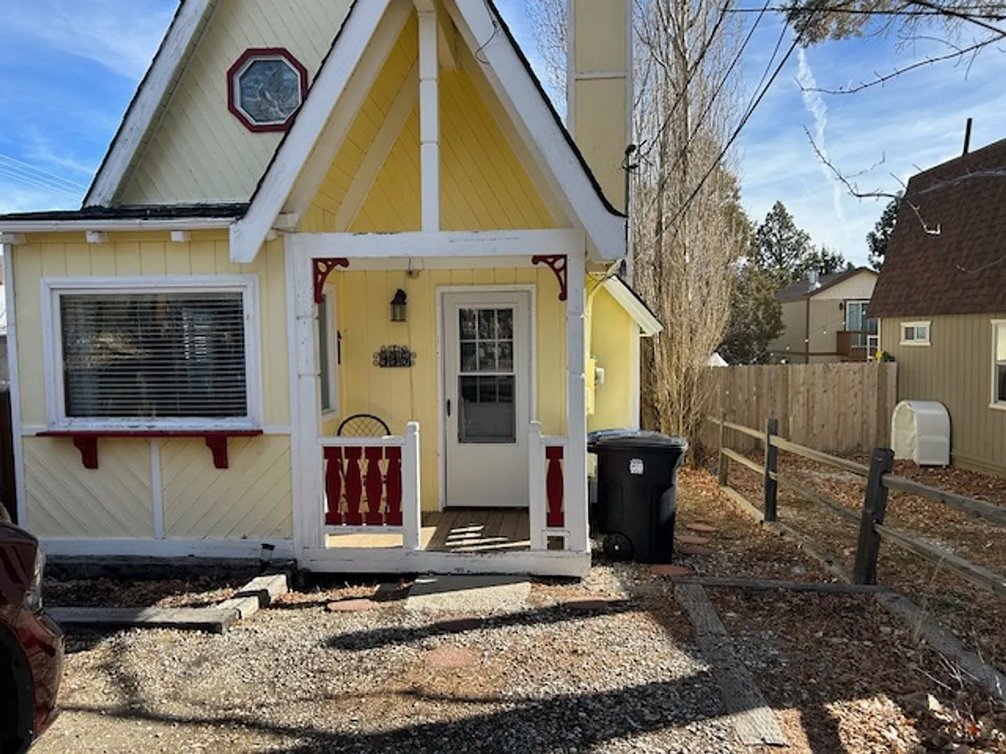 2 Bed in Sugarloaf — Photo 1