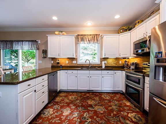 4th image of 4386 Stewart Way