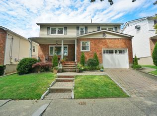 35 Delafield Ave, Staten Island, NY 10301