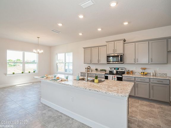 3rd image of 1112 Canfield Cir SE