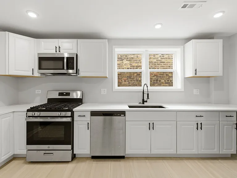 736 N Sawyer Ave #2 — Photo 4