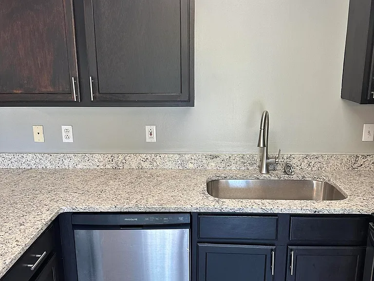 1087 Duval St — Photo 25