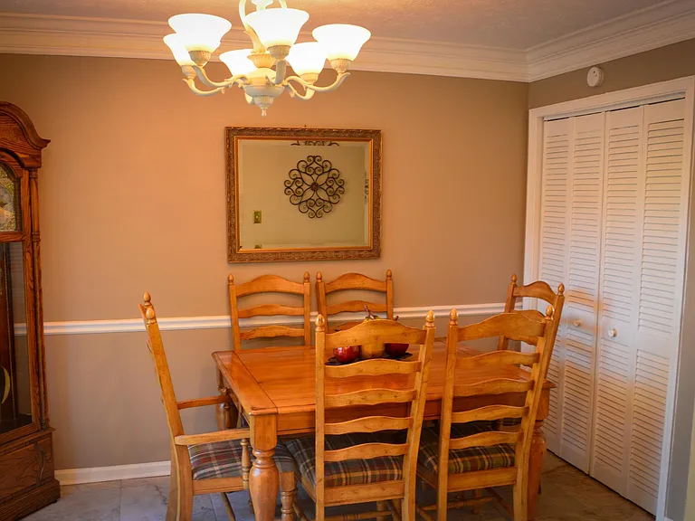 2504 Fair Oak Ct — Photo 17