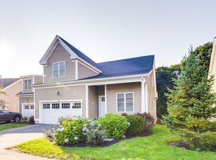 9 Lilac Cir #B, Groton, MA 01450